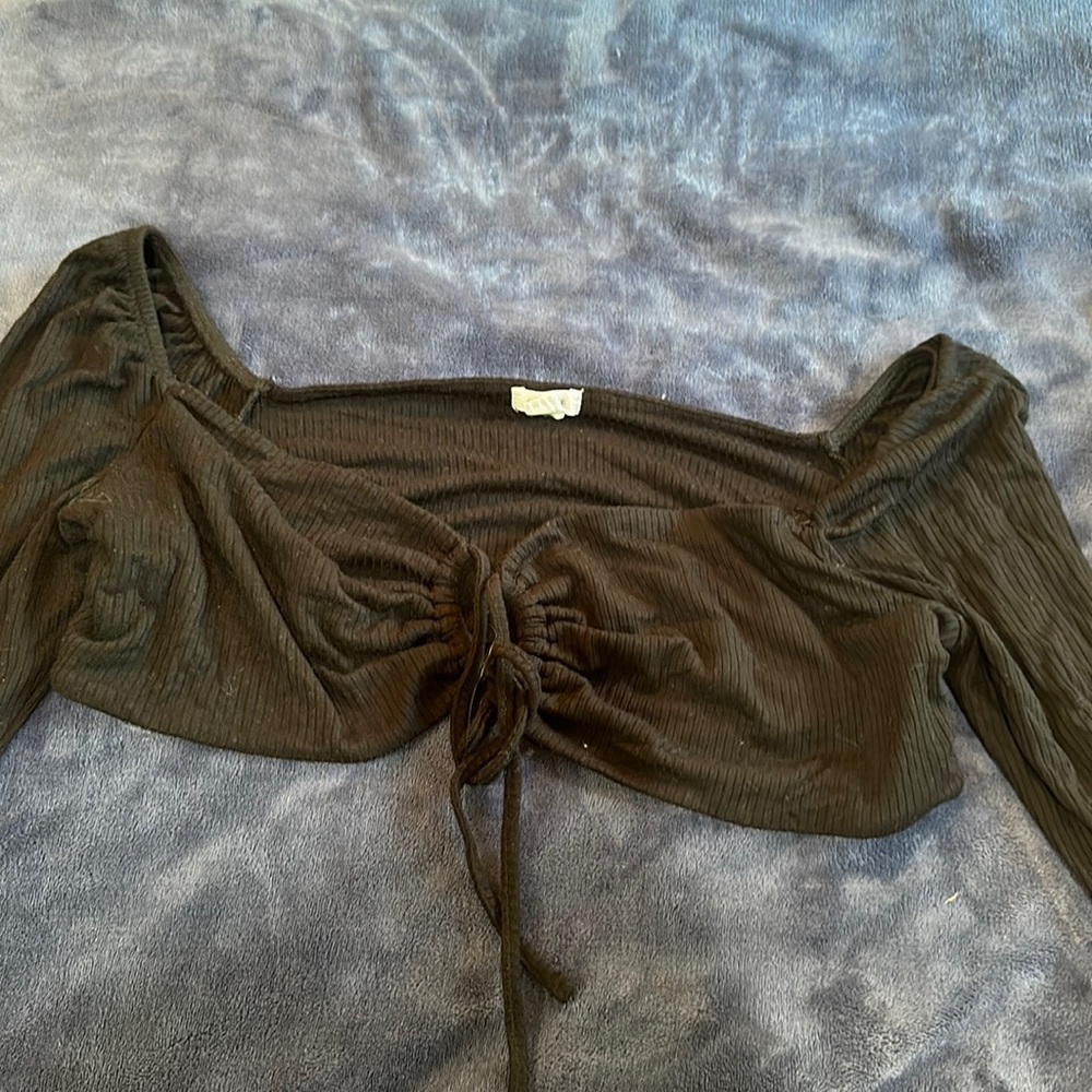 Garage long sleeve crop top